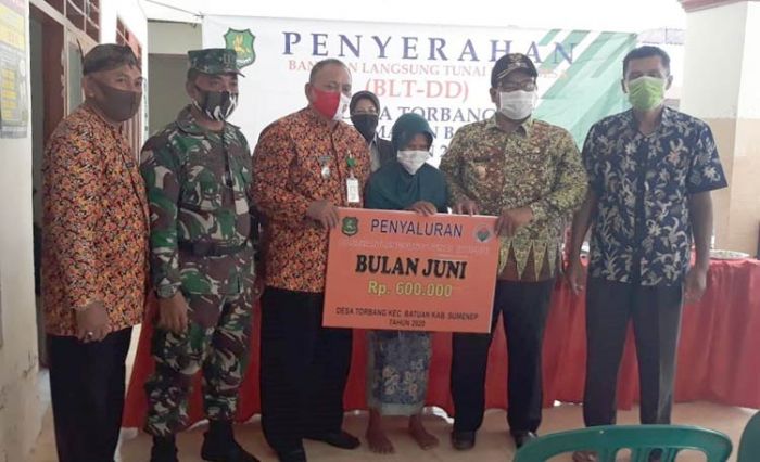 Desa Torbeng Serahkan BLT DD Tahap III Desa Torbeng Serahkan BLT DD Tahap III
