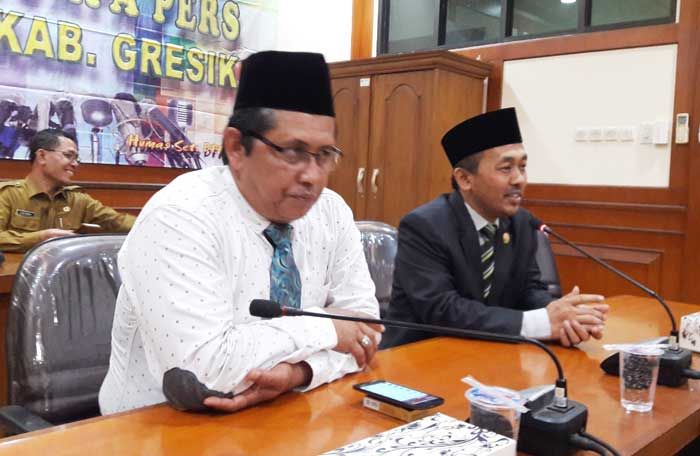Tuntaskan Persoalan Warga Desa Sumput, DPRD Gresik segera Panggil Pihak Terkait Tuntaskan Persoalan Warga Desa Sumput, DPRD Gresik segera Panggil Pihak Terkait