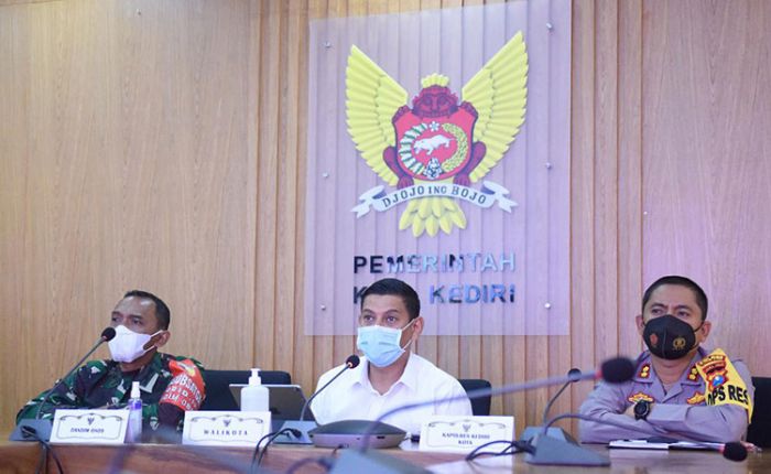 Rakor PPKM Mikro, Wali Kota Kediri Paparkan Langkah Strategis Penanganan Covid-19 Rakor PPKM Mikro, Wali Kota Kediri Paparkan Langkah Strategis Penanganan Covid-19