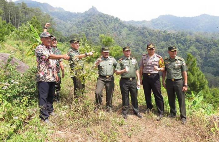 Kunjungi TMMD di Madiun, Mayjen Hartomo Daki Puncak Gunung Wilis