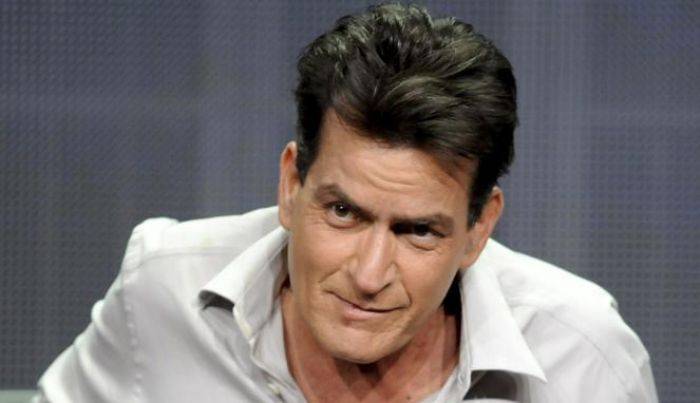 Gandeng Ayahnya Sendiri Jadi Cawapres, Charile Sheen Siap Gantikan Barack Obama Gandeng Ayahnya Sendiri Jadi Cawapres, Charile Sheen Siap Gantikan Barack Obama