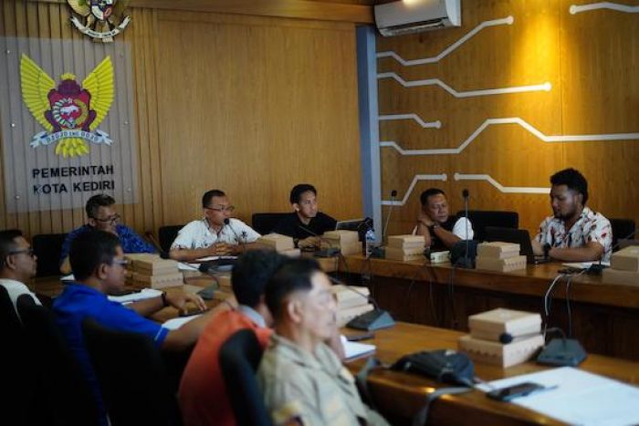 Pemkot Kediri Diberi Arahan Penyediaan SJUT saat Kunker Kemen Komdigi Pemkot Kediri Diberi Arahan Penyediaan SJUT saat Kunker Kemen Komdigi