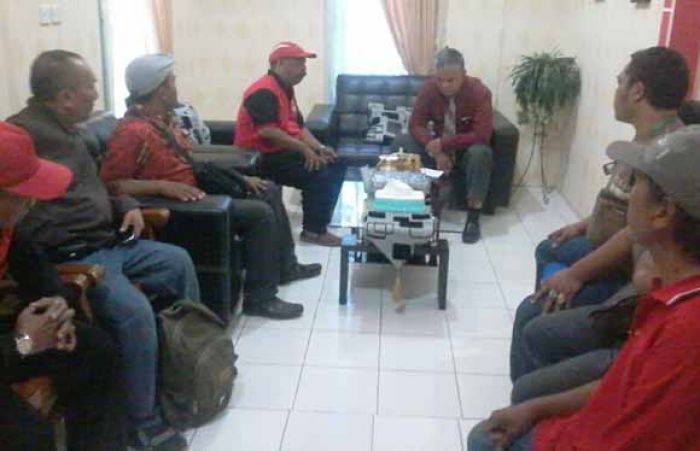 Penataan dan Penertiban Parkir Semrawut, Paguyuban PKL di Probolinggo Ngelurug Dishub Penataan dan Penertiban Parkir Semrawut, Paguyuban PKL di Probolinggo Ngelurug Dishub