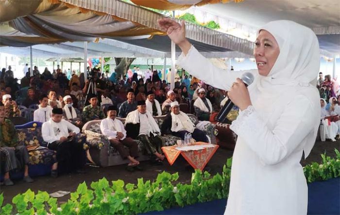 Hadiri Deklarasi JKSN NTB, Khofifah: Presiden Jokowi Pemimpin Islam yang Taat Beribadah Hadiri Deklarasi JKSN NTB, Khofifah: Presiden Jokowi Pemimpin Islam yang Taat Beribadah