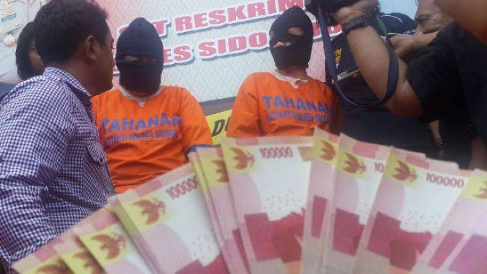 Edarkan Upal, Dua Wanita Luar Pulau Dibekuk Satreskrim Polres Sidoarjo Edarkan Upal, Dua Wanita Luar Pulau Dibekuk Satreskrim Polres Sidoarjo