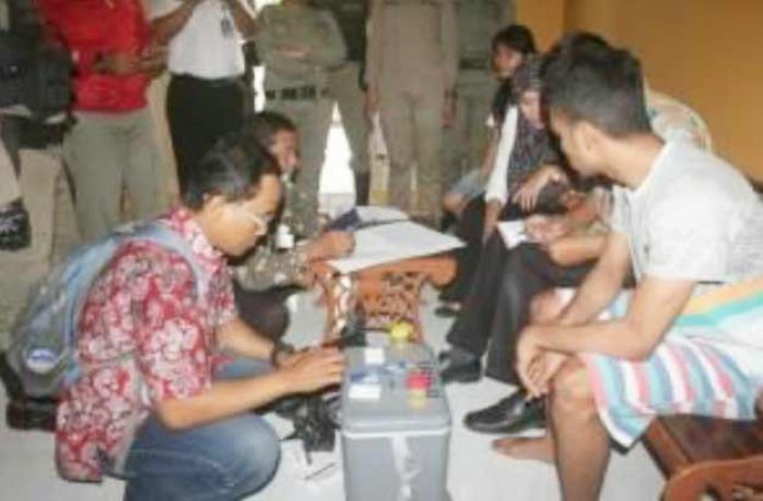 Razia Kos-kosan, BNNK Surabaya Amankan Warga Timor Leste Positif Pengguna Narkoba Razia Kos-kosan, BNNK Surabaya Amankan Warga Timor Leste Positif Pengguna Narkoba