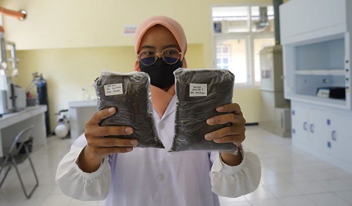 Tinjau Kesuburan Lahan di Wilayahnya, Bupati Kediri Bangun Laboratorium Tanah Tinjau Kesuburan Lahan di Wilayahnya, Bupati Kediri Bangun Laboratorium Tanah