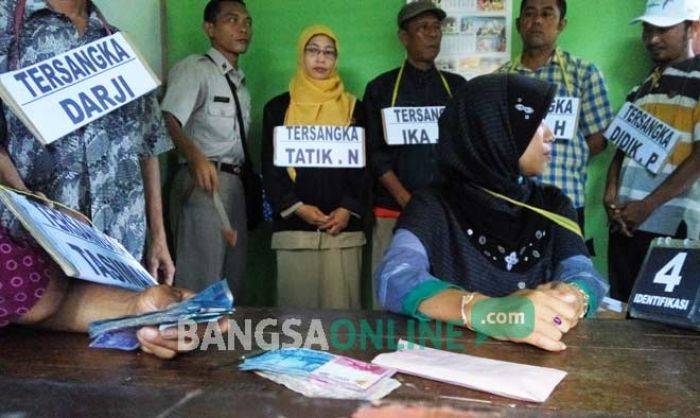 Kasus Dugaan Korupsi 7 PNS Penjaga Loket Tiket di Wisata Bektiharjo Direkonstruksi Kasus Dugaan Korupsi 7 PNS Penjaga Loket Tiket di Wisata Bektiharjo Direkonstruksi