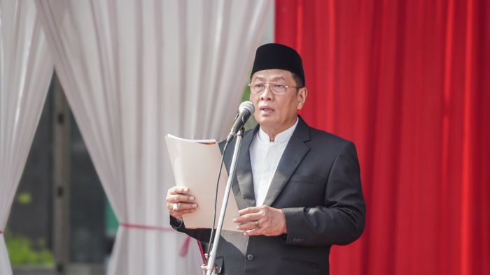 Pimpin Apel Peringatan HSN 2024, Plh Bupati Lamongan Ajak Santri Warisi Nilai-Nilai Luhur Pimpin Apel Peringatan HSN 2024, Plh Bupati Lamongan Ajak Santri Warisi Nilai-Nilai Luhur