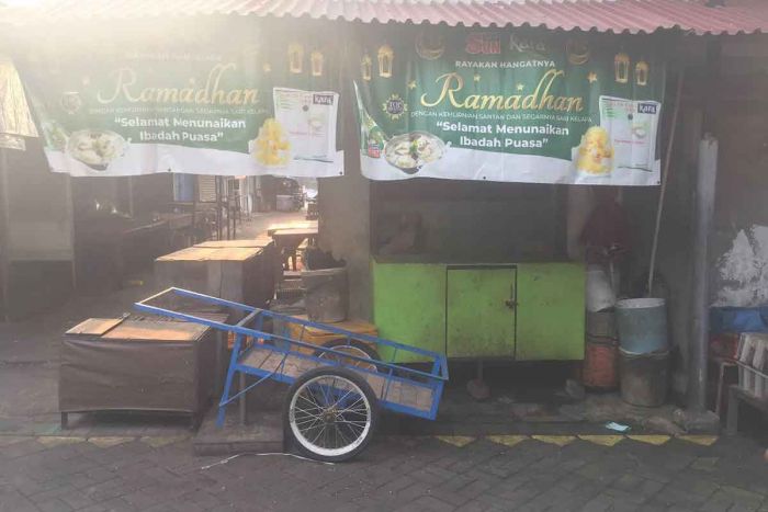 Satu dari 3 Pelaku Pengeroyokan hingga Tewas di Pasar UKA Benowo Surabaya Menyerahkan Diri Satu dari 3 Pelaku Pengeroyokan hingga Tewas di Pasar UKA Benowo Surabaya Menyerahkan Diri
