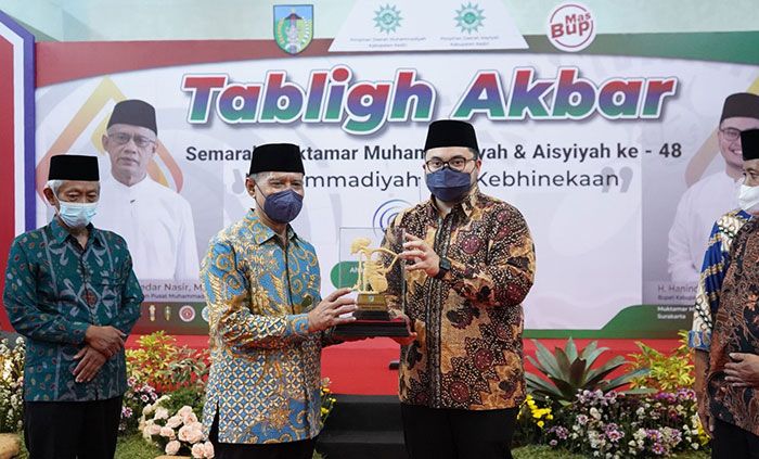 Bupati Ajak Warga Muhammadiyah Bersatu Padu Bangun Kabupaten Kediri Bupati Ajak Warga Muhammadiyah Bersatu Padu Bangun Kabupaten Kediri