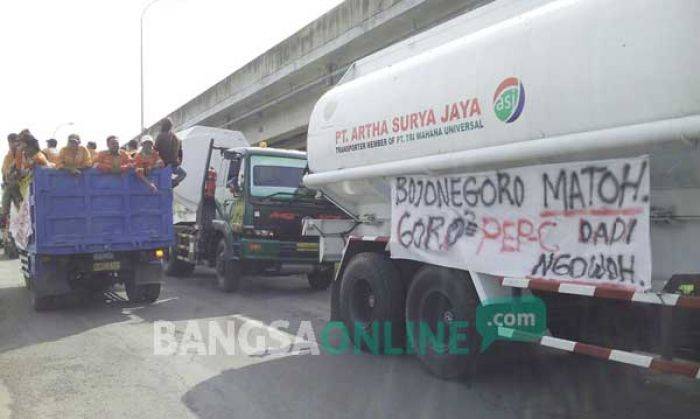 Ratusan Supir dan Kernet Demo Proyek Migas Blok Cepu Ratusan Supir dan Kernet Demo Proyek Migas Blok Cepu