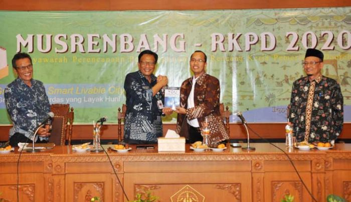 Isu Kemiskinan dan Lingkungan di Gresik Jadi Perhatian di Musrenbang Isu Kemiskinan dan Lingkungan di Gresik Jadi Perhatian di Musrenbang