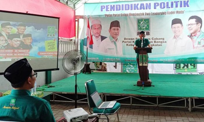 PKB Bangkalan Berikan Edukasi Politik bagi Generasi Milenial PKB Bangkalan Berikan Edukasi Politik bagi Generasi Milenial