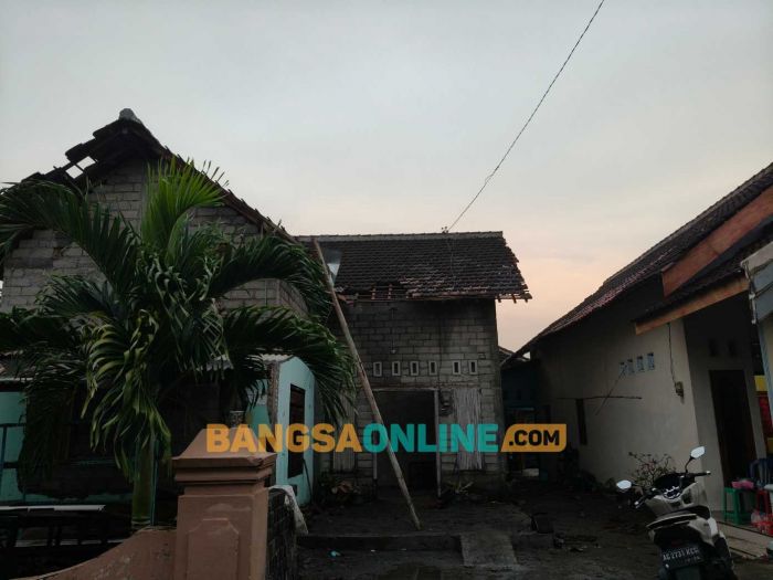Hujan Deras Disertai Angin Kencang Rusak Puluhan Rumah Warga Kota Blitar