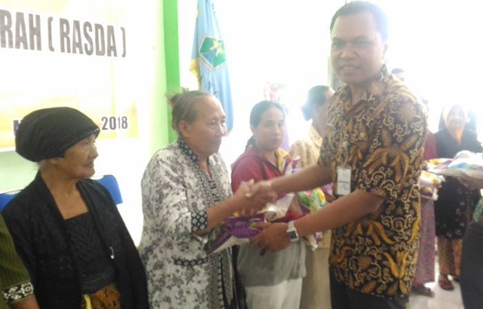 Dinsos Kota Malang Bagikan 138.360 Kg Rasda ke Warga Sukun Dinsos Kota Malang Bagikan 138.360 Kg Rasda ke Warga Sukun