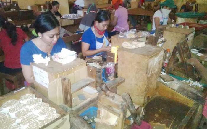 Konsumsi Rokok di Pacitan Capai Puluhan Ribu Batang per Hari Konsumsi Rokok di Pacitan Capai Puluhan Ribu Batang per Hari