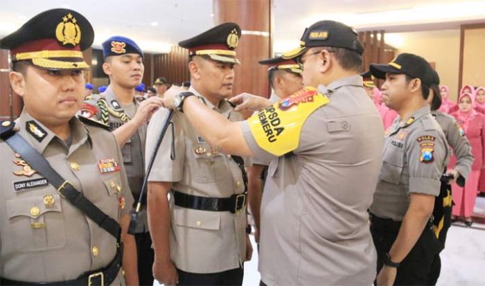 Kapolda Jatim Pimpin Sertijab Empat PJU dan Kapolres Malang Kota Kapolda Jatim Pimpin Sertijab Empat PJU dan Kapolres Malang Kota