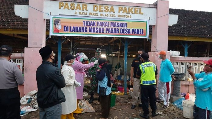Tak Pakai Masker, Pedagang dan Pembeli di Pasar Tuban Siap-siap Kena Sanksi Ini Tak Pakai Masker, Pedagang dan Pembeli di Pasar Tuban Siap-siap Kena Sanksi Ini