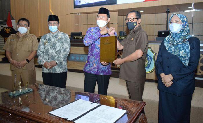 Secara Aklamasi, DPRD Lamongan Setujui Raperda Pertanggungjawaban Pelaksanaan APBD 2020