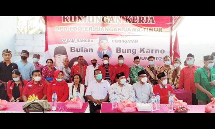 Hadiri Peringatan Bulan Bung Karno di Desa Laban, Bupati Gus Yani Ajak Masyarakat Jaga Kerukunan Hadiri Peringatan Bulan Bung Karno di Desa Laban, Bupati Gus Yani Ajak Masyarakat Jaga Kerukunan