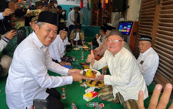 Paslon SAE Resmikan Posko Pemenangan, Siap Serap Aspirasi Warga Sidoarjo Paslon SAE Resmikan Posko Pemenangan, Siap Serap Aspirasi Warga Sidoarjo