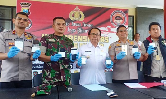 Sebarkan Hoax Pegawai Bank Positif Corona, Dua Orang Diperiksa Polisi Sebarkan Hoax Pegawai Bank Positif Corona, Dua Orang Diperiksa Polisi