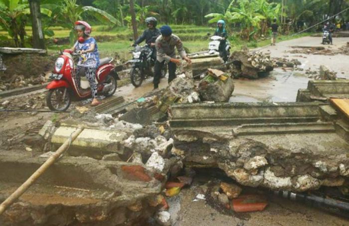Presiden Turut Berduka untuk Korban Bencana Tsunami di Selat Sunda Presiden Turut Berduka untuk Korban Bencana Tsunami di Selat Sunda