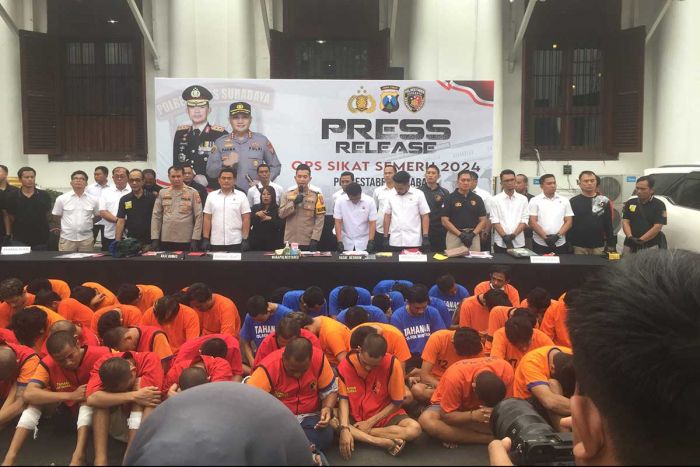 Ungkap Hasil Operasi Sikat Semeru 2024, Polrestabes Surabaya Amankan 243 Pelaku Kejahatan Ungkap Hasil Operasi Sikat Semeru 2024, Polrestabes Surabaya Amankan 243 Pelaku Kejahatan