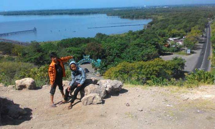 Bukit Selfie Pantai Bentar Probolinggo, Jadi Tempat Ngabuburit Favorit Saat Ramadhan Bukit Selfie Pantai Bentar Probolinggo, Jadi Tempat Ngabuburit Favorit Saat Ramadhan