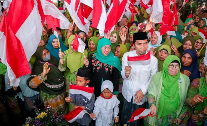 Wujudkan Desa Bebas Stunting, Khofifah Kukuhkan PAC Muslimat NU Se-Kabupaten Madiun Jadi Bunda Asuh Wujudkan Desa Bebas Stunting, Khofifah Kukuhkan PAC Muslimat NU Se-Kabupaten Madiun Jadi Bunda Asuh