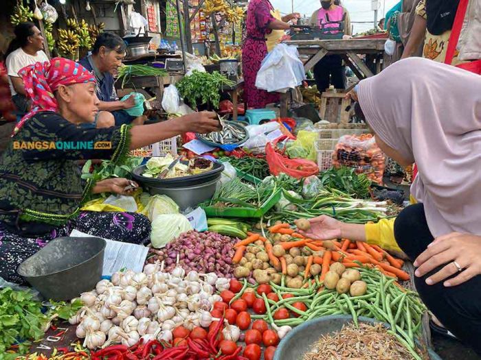 Update Harga Sembako Surabaya Hari Ini, Cabai Besar dan Rawit Turun Tipis Update Harga Sembako Surabaya Hari Ini, Cabai Besar dan Rawit Turun Tipis