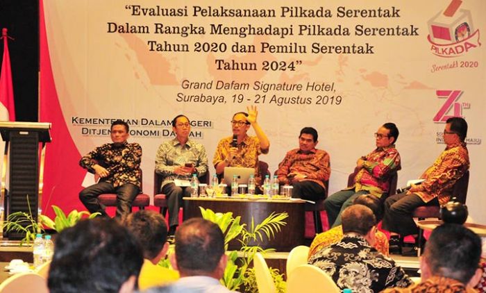 Kemendagri Pastikan Pilkada 2020 Masih Secara Langsung dan Serentak Kemendagri Pastikan Pilkada 2020 Masih Secara Langsung dan Serentak