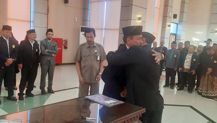 Momen Haru saat Rektor UTM Lantik Tiga Wakil Rektor Baru