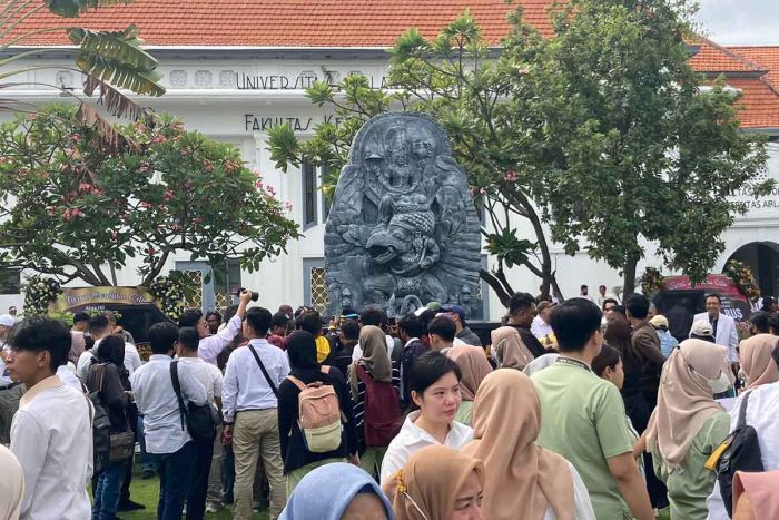 Dampak Pemberhentian Dekan FK, Dosen Unair Ancam Mogok Kerja Dampak Pemberhentian Dekan FK, Dosen Unair Ancam Mogok Kerja