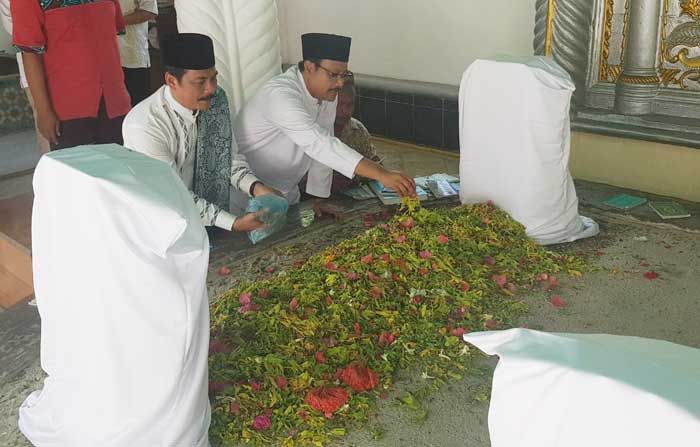 Gus Ipul Ziarah ke Makam Kanjeng Sepuh Sidayu Gresik Gus Ipul Ziarah ke Makam Kanjeng Sepuh Sidayu Gresik