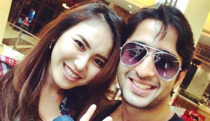 Ayu Ting Ting Ikut Diboyong Shaheer ke India?