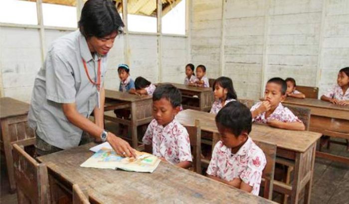 Ketua PGRI Jember: GTT itu Guru Tidak Tenang Ketua PGRI Jember: GTT itu Guru Tidak Tenang