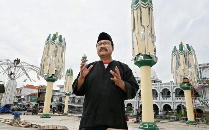 Pembangunan Payung Madinah Selesai, Gus Ipul Minta Kebersihan dan Kenyamanan Dijaga