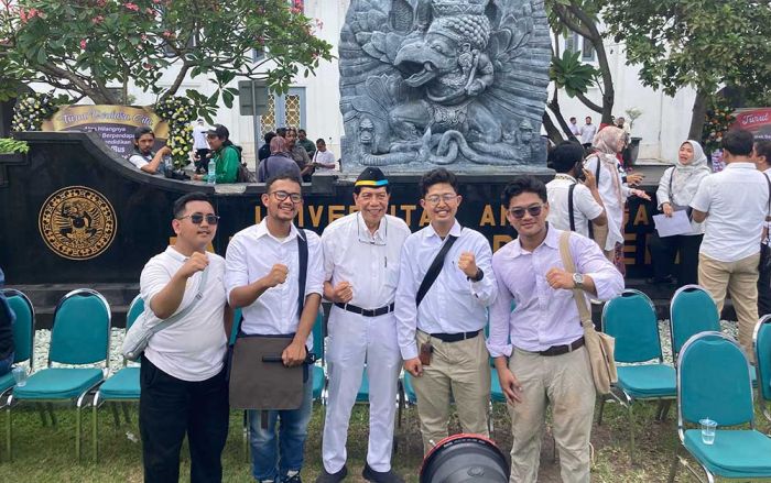 Soal Pemecatan Dekan FK Unair, Prof. Puruhito: Dokter Kita Mampu Bersaing dengan Dokter Asing Soal Pemecatan Dekan FK Unair, Prof. Puruhito: Dokter Kita Mampu Bersaing dengan Dokter Asing