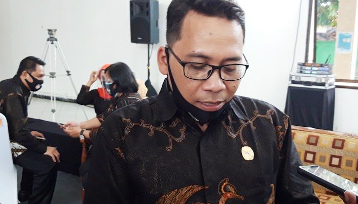 Tak Ada Tanggapan Masyarakat, Pasangan Dhito-Dewi Dipastikan Akan Lawan Kotak Kosong Tak Ada Tanggapan Masyarakat, Pasangan Dhito-Dewi Dipastikan Akan Lawan Kotak Kosong