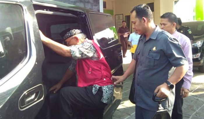 Mantan Bupati Trenggalek Jadi Tersangka Korupsi Rp 7,3 Miliar Mantan Bupati Trenggalek Jadi Tersangka Korupsi Rp 7,3 Miliar