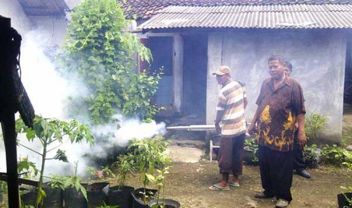 Desa Cerme Nganjuk Antisipasi Demam Berdarah, Siapkan Alat Fogging Sendiri Desa Cerme Nganjuk Antisipasi Demam Berdarah, Siapkan Alat Fogging Sendiri