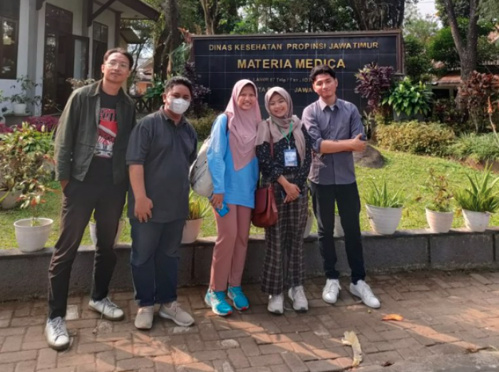 Lima Mahasiswa Unair Kembangkan Inovasi Parem Tempel sebagai Alternatif Terapi Osteoarthritis Lima Mahasiswa Unair Kembangkan Inovasi Parem Tempel sebagai Alternatif Terapi Osteoarthritis