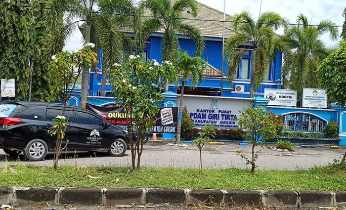 KPK Belum Tentukan Tersangka Kasus Korupsi PDAM Gresik, Tunggu Jumat Keramat? KPK Belum Tentukan Tersangka Kasus Korupsi PDAM Gresik, Tunggu Jumat Keramat?