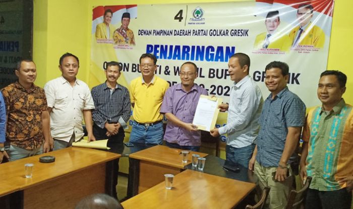Pengusaha Sarang Burung Walet Ambil Formulir Pendaftaran Bakal Cabup di Golkar Pengusaha Sarang Burung Walet Ambil Formulir Pendaftaran Bakal Cabup di Golkar