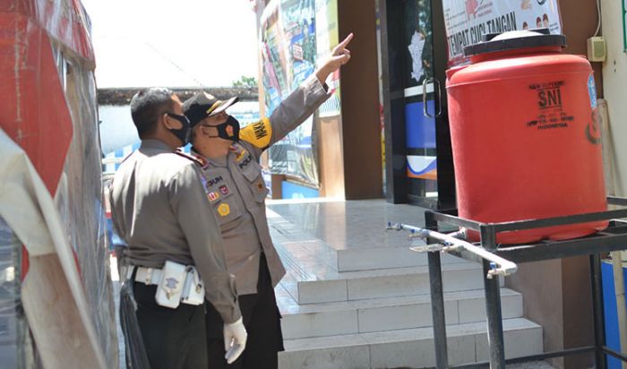 Gelar Asistensi, Polres Probolinggo Kota Tegakkan Disiplin Protkes di Tempat Pelayanan Gelar Asistensi, Polres Probolinggo Kota Tegakkan Disiplin Protkes di Tempat Pelayanan
