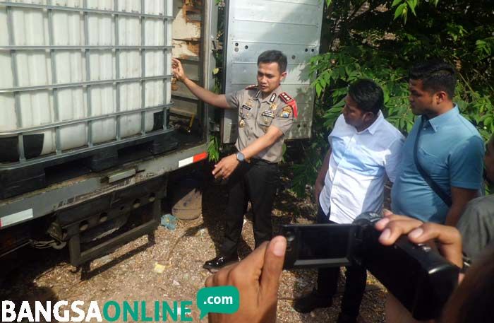 Polisi Gerebek Lokasi Penimbunan Solar Bersubsidi di Sooko Mojokerto