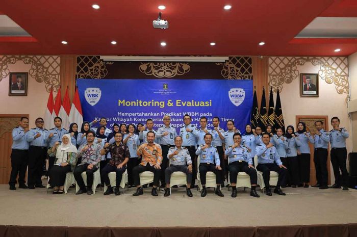 Tim Monev Pembangunan ZI Apresiasi Program Pelayanan Hukum dan HAM Bergerak Kanwil Kemenkumham Jatim Tim Monev Pembangunan ZI Apresiasi Program Pelayanan Hukum dan HAM Bergerak Kanwil Kemenkumham Jatim