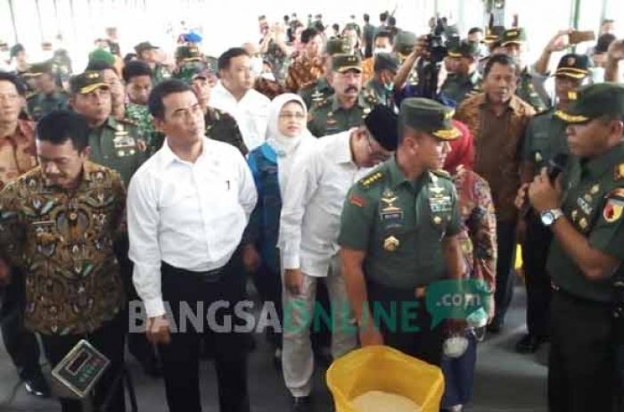 KASAD Jendral TNI Mulyono Pastikan SP3T Bukan untuk Bisnis Baru KASAD Jendral TNI Mulyono Pastikan SP3T Bukan untuk Bisnis Baru